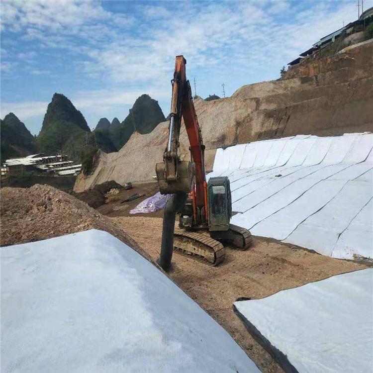 Geosynthetic clay liner is a geosynthetic material specially used for anti-seepage of artificial lake water features, landfills, underground garages roof gardens, pools, oil depots and chemical storag