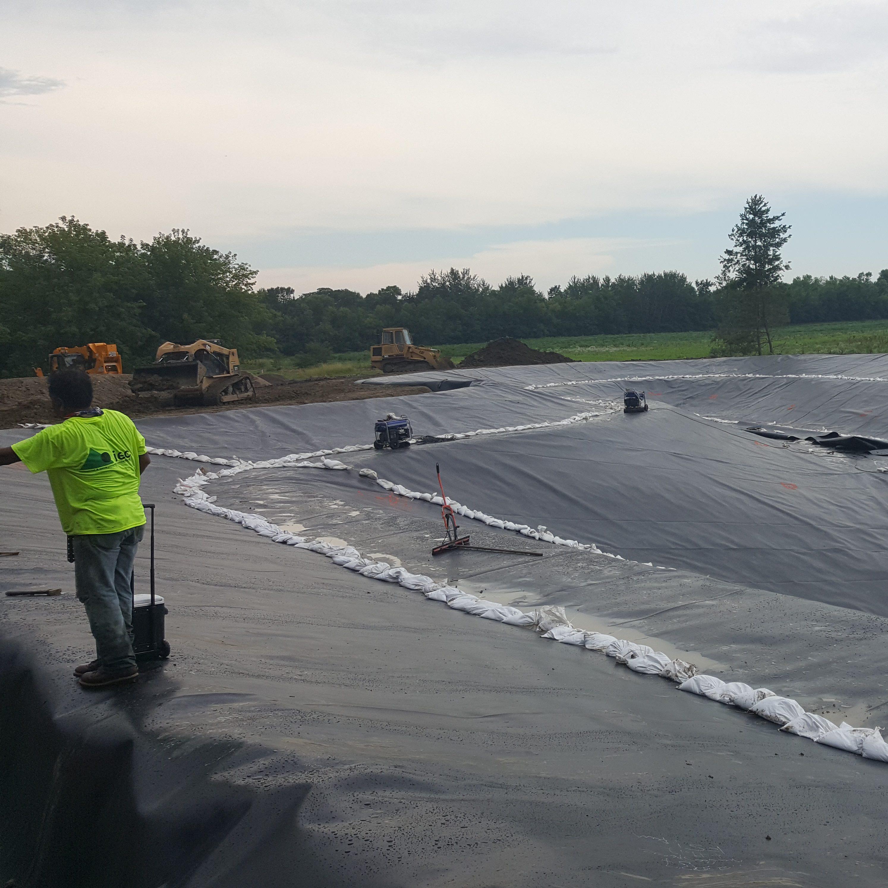 Hot Selling High-Strength Anti-Seepage LDPE LLDPE HDPE Smooth Surface Geomembrane Roll for Aquaculture Ponds