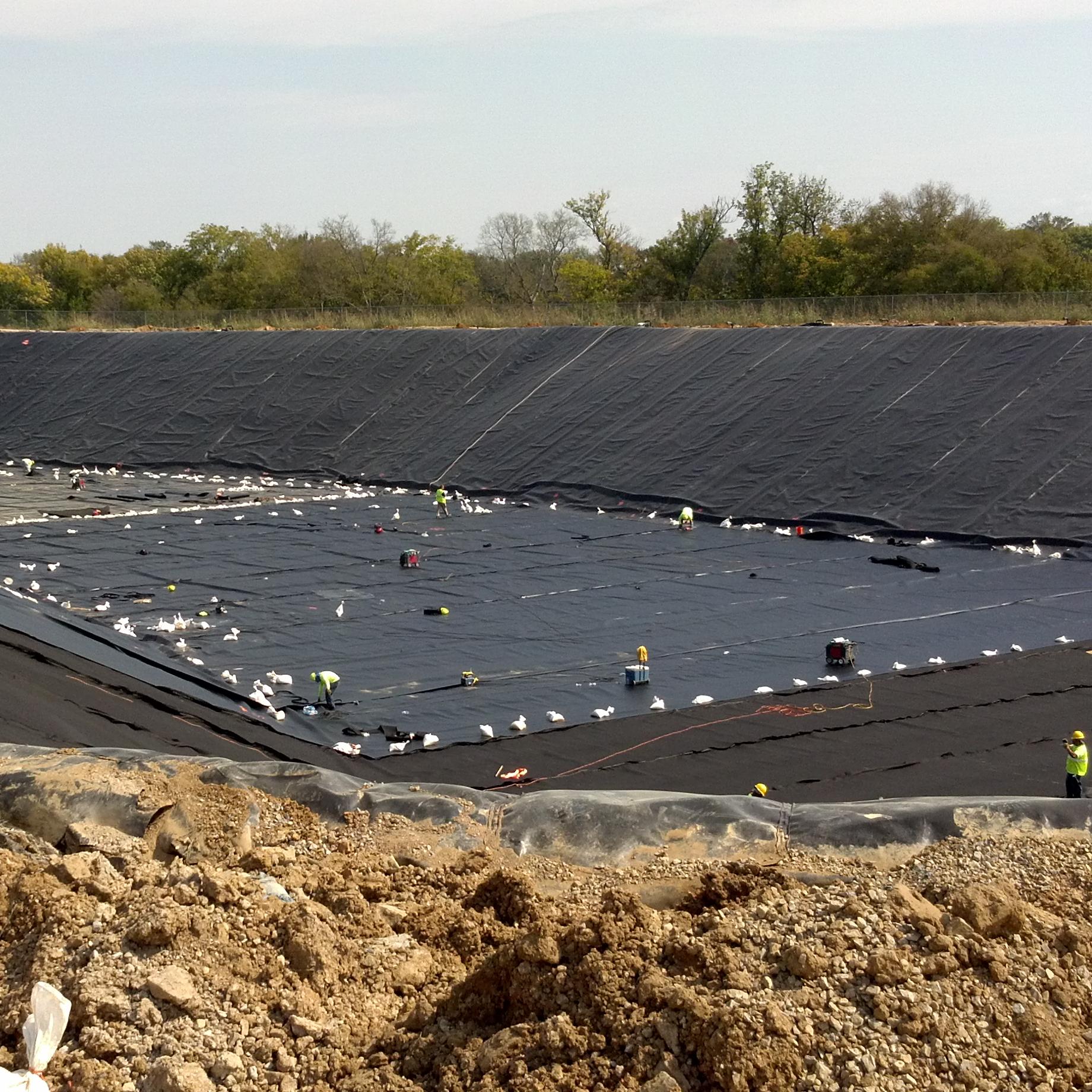 Hot Selling High-Strength Anti-Seepage LDPE LLDPE HDPE Smooth Surface Geomembrane Roll for Aquaculture Ponds