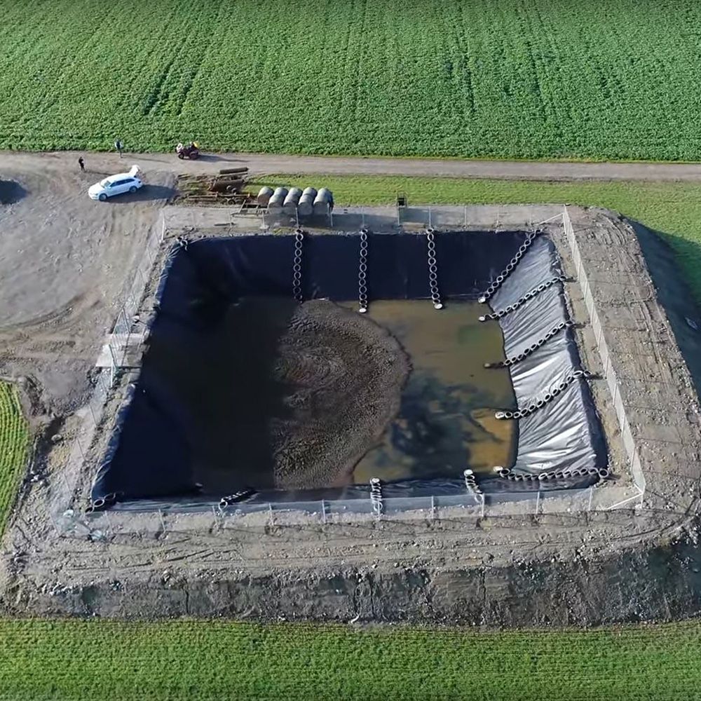 Application of HDPE Plastic Waterproofing/Anti-Seepage Smooth Surface/Rough Surface/Injection Point Composite Geomembrane in Landfill/Tailings Treatment