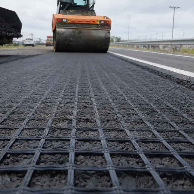 Fiberglass Geogrid for Road Reinforcement And Soft Soil Reinforcement Retaining Wall